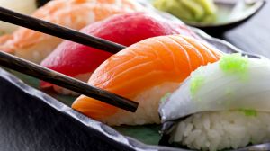 eda-ryba--moreprodukty--sushi--rolly-yap-1321806
